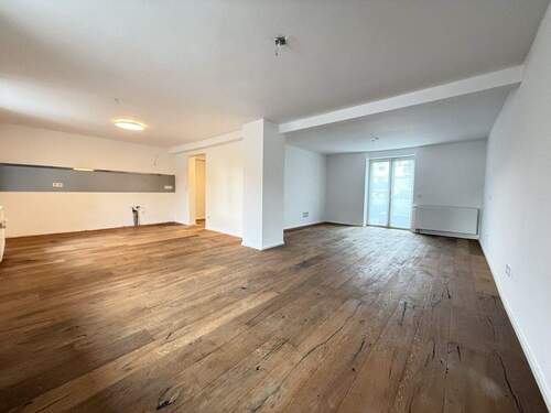 Wohnzimmer_Küche_ EG - 7 Zimmer Einfamilienhaus in Limburg an der Lahn / Offheim