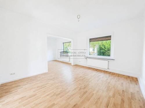 2 - 5 Zimmer Mehrfamilienhaus, Wohnhaus zum Kaufen in Ahrensburg