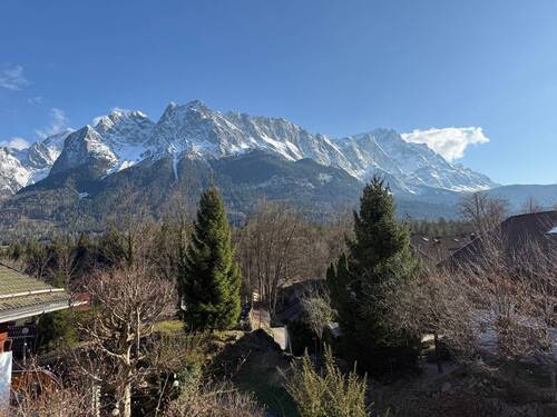 Blick auf die Alpenkette - 1 Zimmer Mehrfamilienhaus, Wohnhaus in Grainau