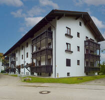 Bad Tölz: Modernisierte 3,5-Zimmer-Wohnung mit drei Loggien -Verfügbar ab dem 01.10.2025