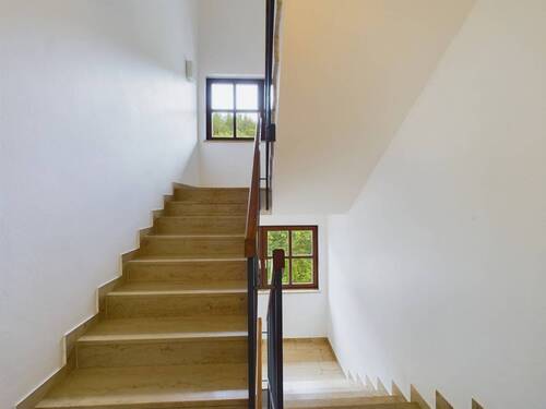 Treppenhaus - Etagenwohnung mit 96,00 m² in Bad Tölz zur Miete