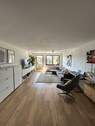 Wohnzimmer - 4 Zimmer Etagenwohnung zum Kaufen in Friedrichshafen
