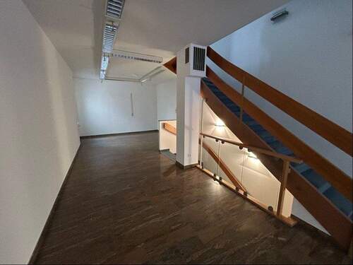 Geschäftsraum im EG - 