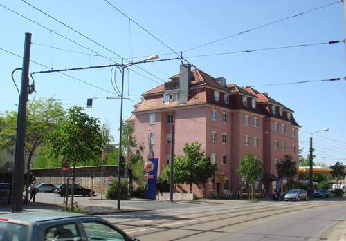 Hausansicht .JPG - Zentrumsnahe Büro- oder Praxisfläche mit Fahrstuhl, auf Wunsch mit TG-Stellplatz
