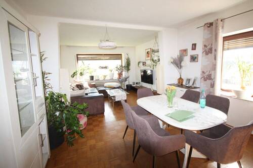 Wohn-/Essbereich mit Eichenparkett - 6 Zimmer Einfamilienhaus in Langwedel