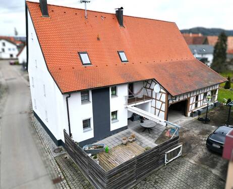 Haus mit Scheune und Garten - Modernisiertes Einfamilienhaus mit erhaltener Scheune!