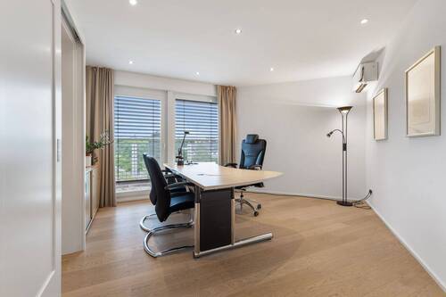 Büro 1 - 