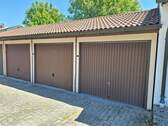 Garage (ganz rechts) - 