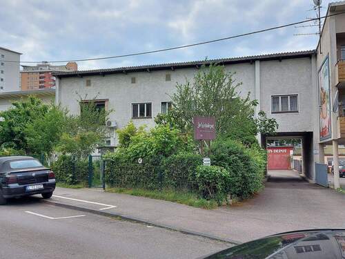 Hofeinfahrt / Durchfahrt - 