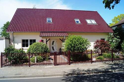 10 Frontansicht - Mehrfamilienhaus, Wohnhaus mit 270,00 m&sup2; in Celle zum Kaufen