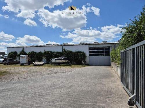 Zufahrt über den hinteren Hofs - Halle zum Kaufen in Babenhausen/Hessen