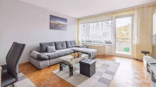 Wohnzimmer - Vermietete 3-Zimmer-Wohnung - 179.900,00&nbsp;EUR Kaufpreis, ca.&nbsp; 73,60&nbsp;m&sup2;&nbsp;Wohnfl&auml;che