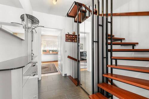 Diele & Treppenhaus im Erdgeschoss - 
