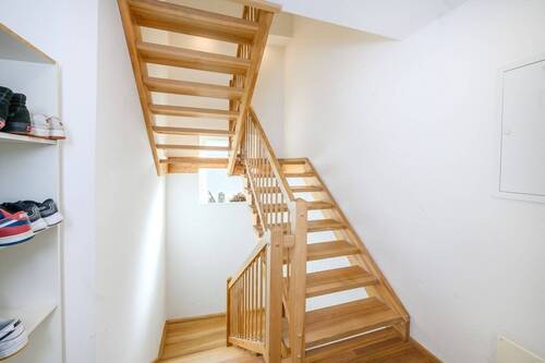 Treppenhaus aus Eschenholz - 