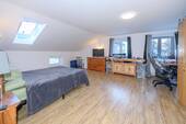 Lichtes Zimmer I DG - 
