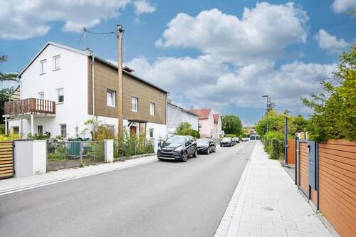 Außenansicht - Mehrfamilienhaus, Wohnhaus mit 233,20 m² in Gräfelfing / Lochham zum Kaufen
