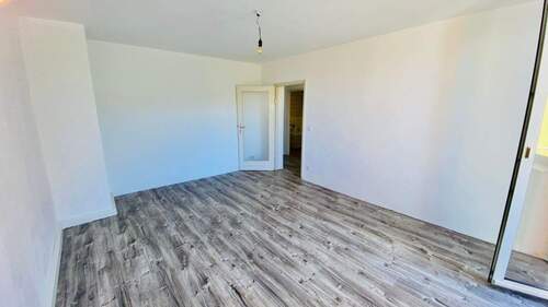 Wohnzimmer Blick zum Flur - 