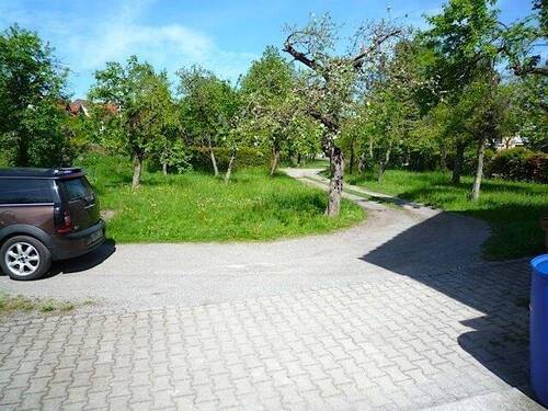 Garten mit Zufahrt - 2 Zimmer Etagenwohnung in Mühlhausen-Ehingen