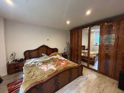 Schlafzimmer 1. OG - 