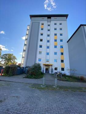 Hauseingang Fr. Weg 453.jpeg - Gemütliche 1,5-Zimmer-Wohnung mit Balkon