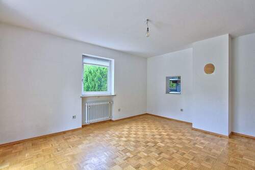 Essplatz mit Durchreiche und Kaminanschluss - Doppelhaushälfte mit 125,00 m&sup2; in Gauting zum Kaufen