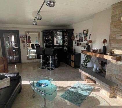 Wohnzimmer mit Kamin - 