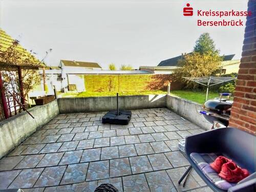 EG Wohnung 1: Terrasse und Garten - 