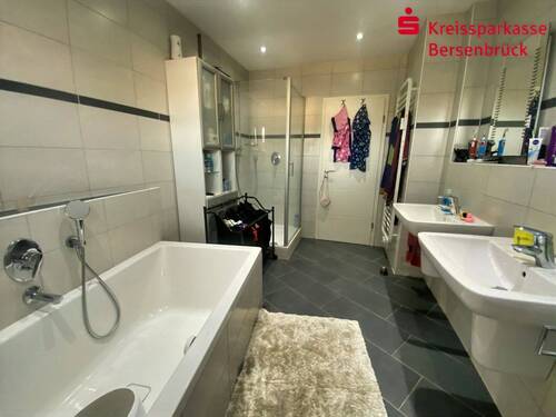 Wohnung 2: Badezimmer - 