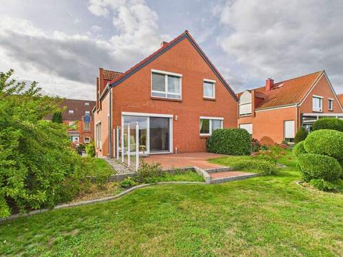 Hausansicht - Modernes Einfamilienhaus mit Stör-Blick