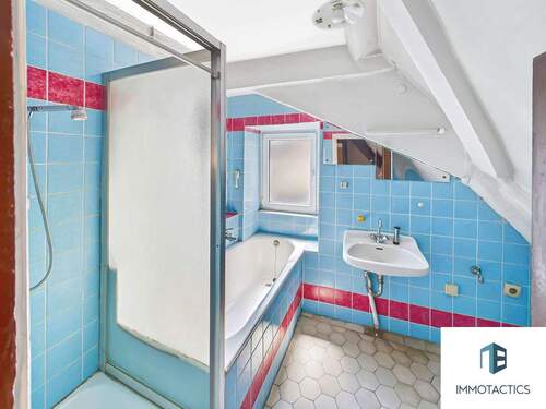 Bad OG Hauptgebäude - 