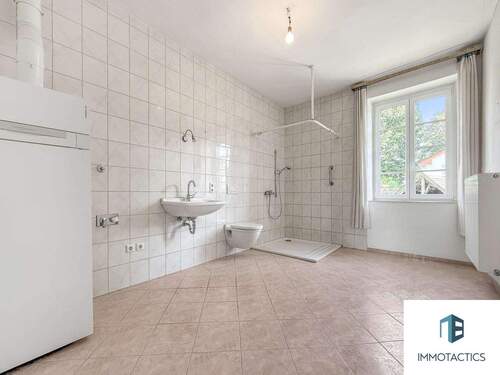 Bad 1 EG Hauptgebäude - 