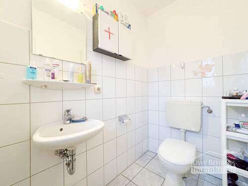 Gäste-WC - 5 Zimmer Doppelhaushälfte in Zeven