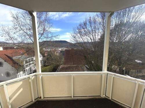Ausblick vom überdachten Balkon zum Jenzig - 3 Zimmer Etagenwohnung zum Kaufen in Jena