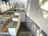 separater Eingang zum Kellergeschoss - 
