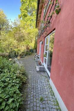 Schöner eingewachsener Garten - 