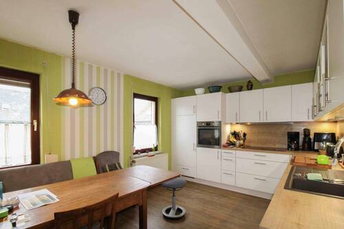 Küche - 7 Zimmer Einfamilienhaus in Dickenschied