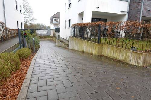 Tiefgaragenzufahrt - 