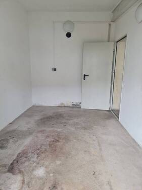 1. Abstellraum mit Garagenzugang - Garage, Stellplatz in Aue zur Miete
