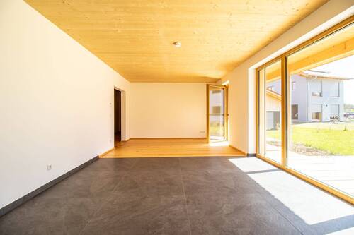 Wohn- und Essbereich - 4 Zimmer Etagenwohnung zum Kaufen in Amerang