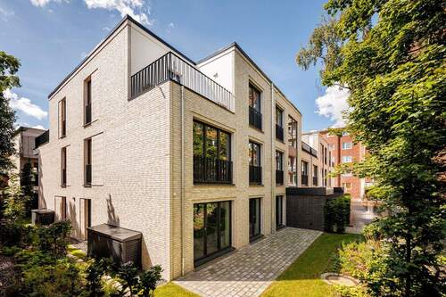 Hofgarten Nordansicht - Bezugsfertig: Neubauwohnung mit 2 Zimmern, Süd-Balkon & Komfort nahe Stadtpark