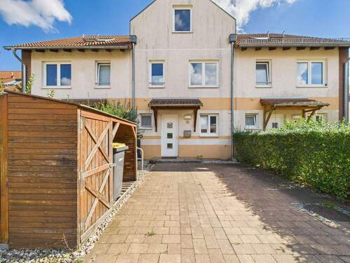 Hausansicht - Modernes Reihenmittelhaus mit Platz für eine große Familie