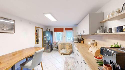 Perspektivwechsel Küche Haupthaus - Mehrfamilienhaus, Wohnhaus mit 190,00 m&sup2; in Wertheim zum Kaufen