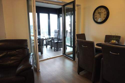 Esszimmer mit Wintergarten - 