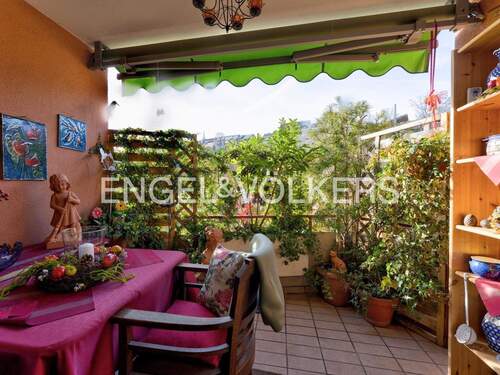 ...mit eigenem Balkon. - 