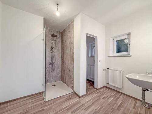 Duschbad 2 - Einfamilienhaus mit 240,00 m&sup2; in Kirchseeon zum Kaufen