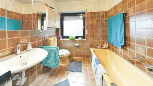 Badezimmer - Etagenwohnung mit 86,70 m&sup2; in Höxter zum Kaufen