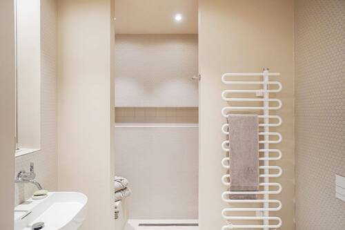Bad mit schwellenloser Regendusche - 