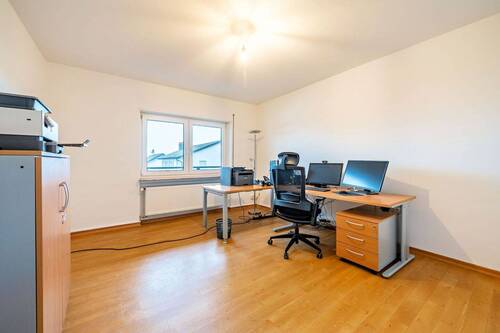 Kinderzimmer/Büro - 