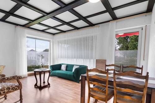 Wohnzimmer im EG - 9 Zimmer Mehrfamilienhaus, Wohnhaus in Königstein im Taunus