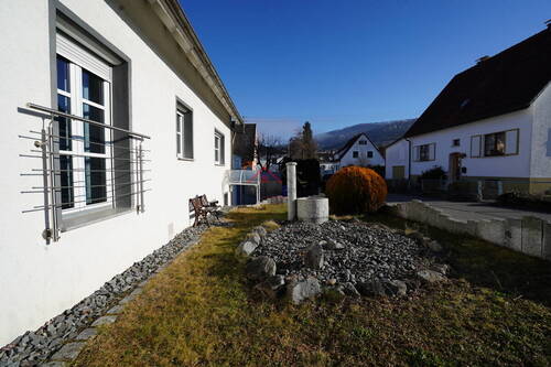 Außenanlage - 8 Zimmer Einfamilienhaus in Denkingen